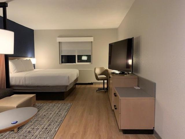 Hyatt Place Fairbanks Bagian luar foto