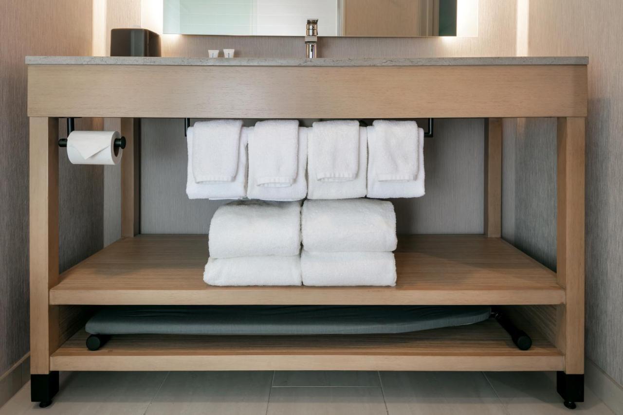 Hyatt Place Fairbanks Bagian luar foto