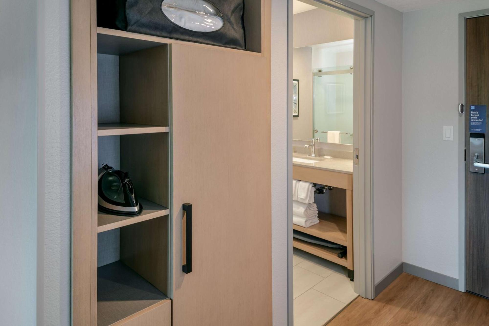 Hyatt Place Fairbanks Bagian luar foto
