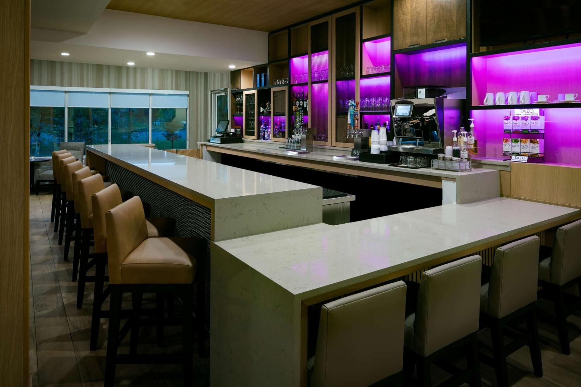 Hyatt Place Fairbanks Bagian luar foto