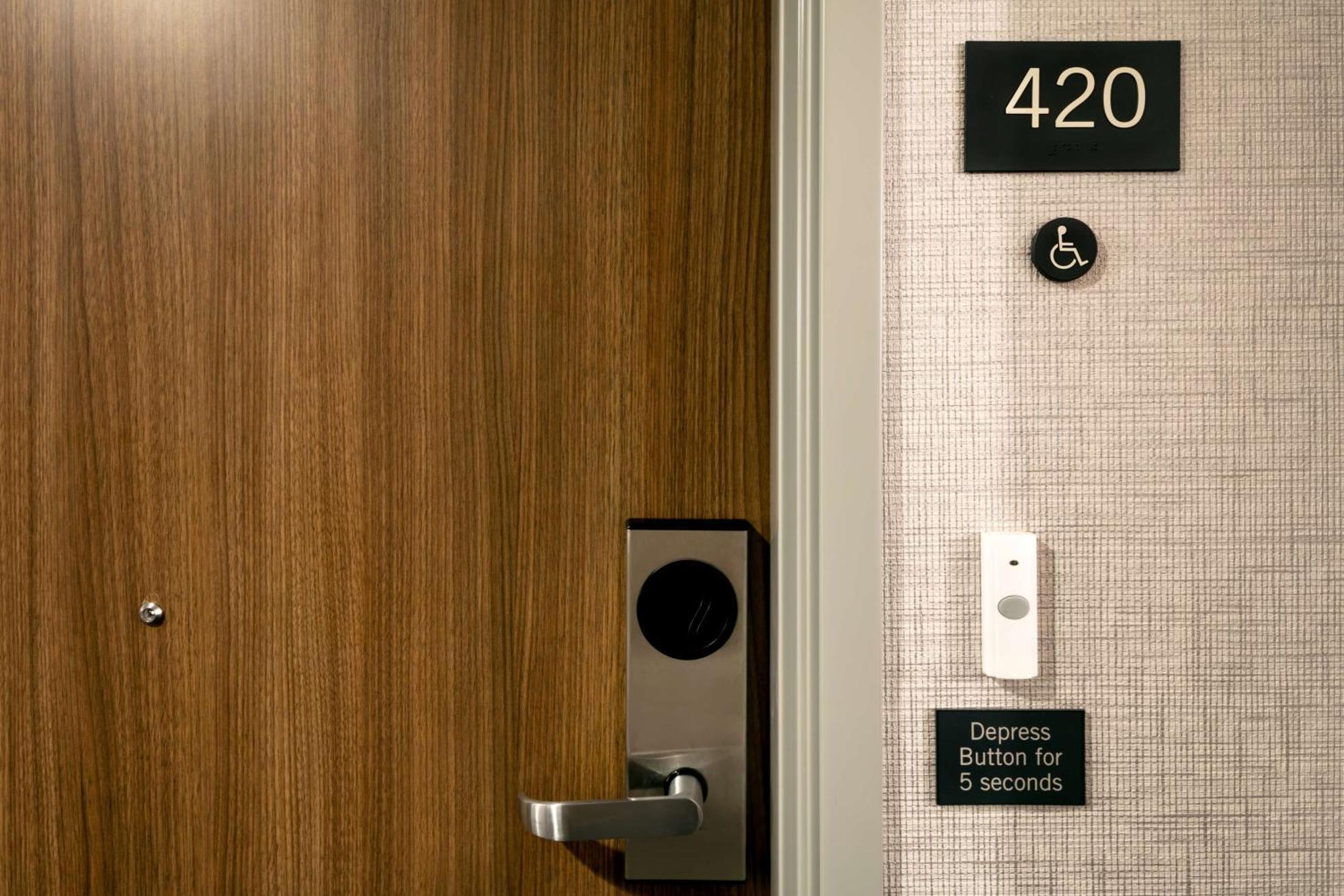 Hyatt Place Fairbanks Bagian luar foto